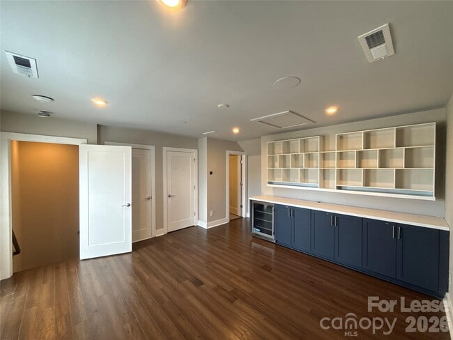 Building Photo - 17023 Soho Dr