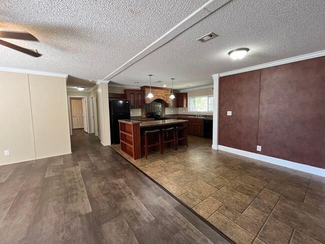 Building Photo - Country Living at it's finest! 4 Bedroom, ...