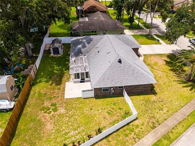 Building Photo - 923 Sand Crest Dr