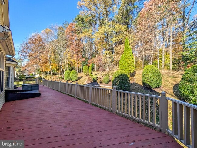 Building Photo - 6441 Lake Meadow Dr