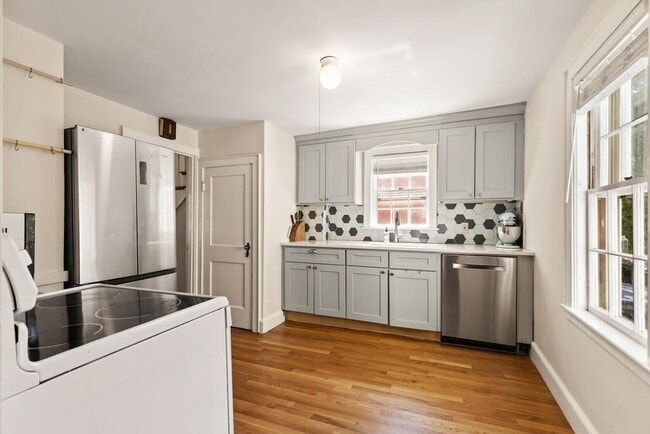 Building Photo - 7 Marrigan St