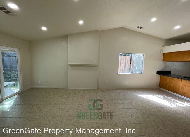 Building Photo - 3 br, 2 bath House - 504 Blue Canyon Dr