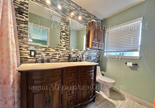 Building Photo - Cedar Ridge 3BR/3BA – Modern Amenities in ...