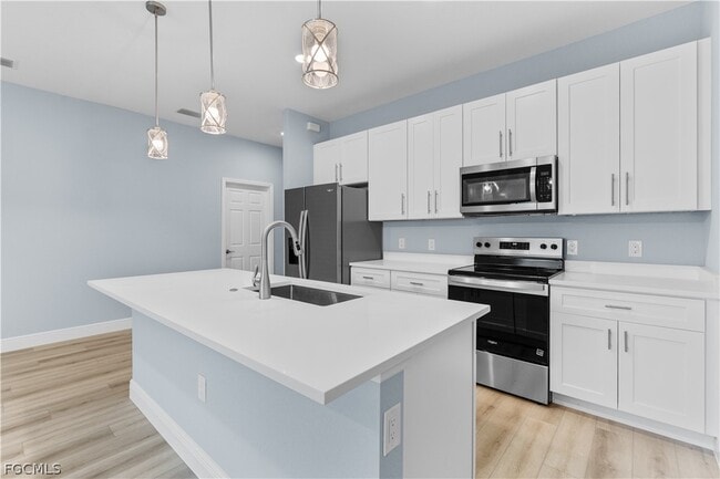 Building Photo - 700 Broadway Ave