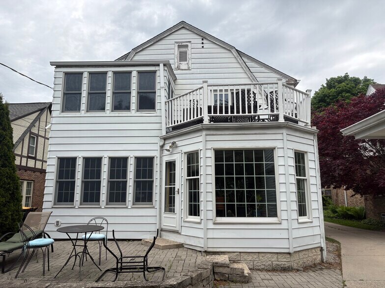 Building Photo - 555 N 63rd St