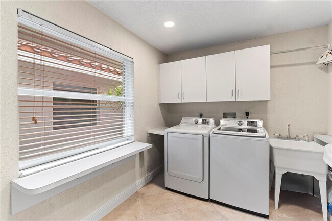 Building Photo - 11391 Sundance Ln