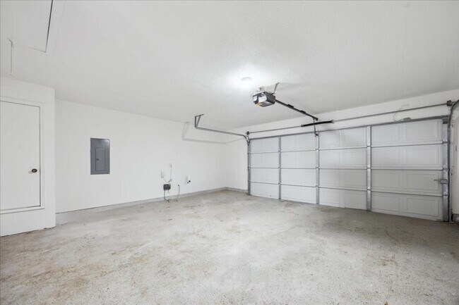 Building Photo - Coming Soon - Carrollton Rental