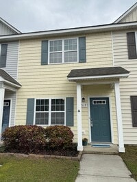 Building Photo - Beautiful 2 bedroom, 2.5 bath Town House