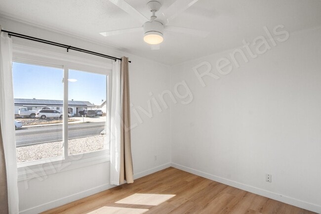 Building Photo - AFFORDABLE POOL HOME!