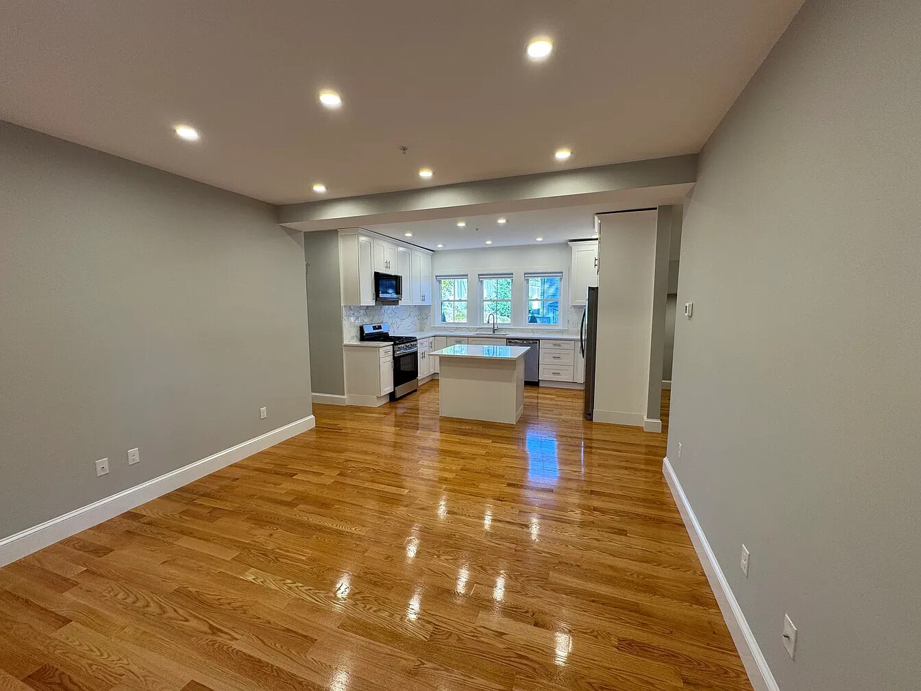 Building Photo - 86 Orchard St