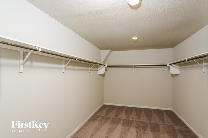 Building Photo - 14010 Feed Park