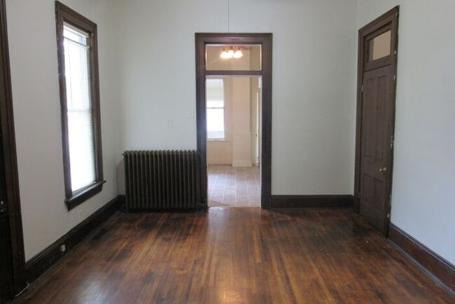 Building Photo - 2 Bedroom House with a Bonus Room