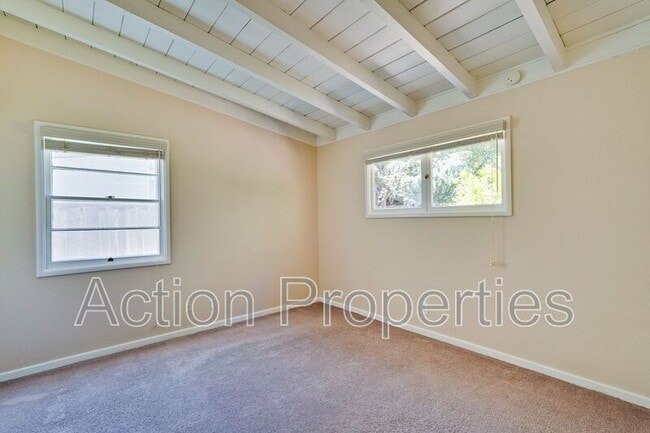 Building Photo - 1764 Montecito Ave