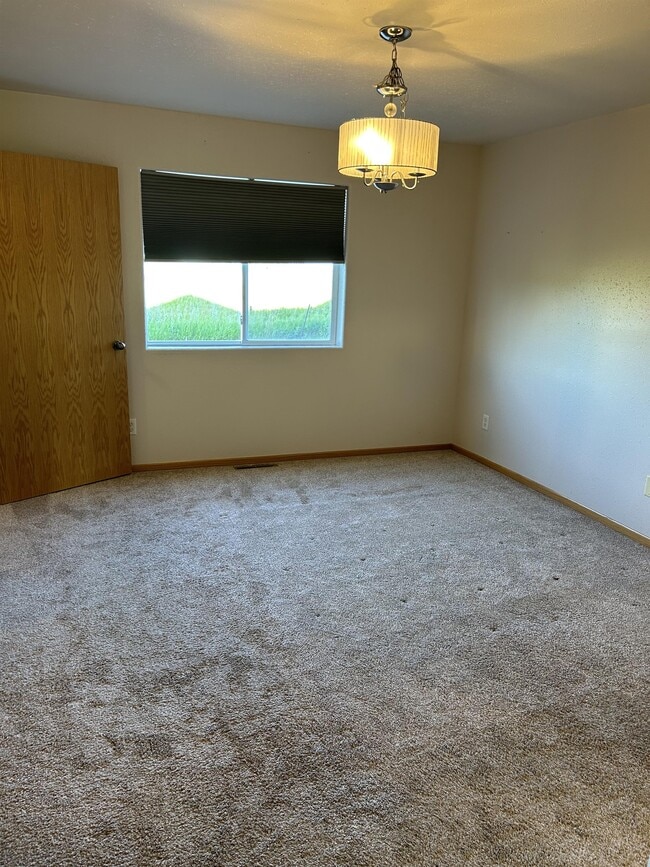 Building Photo - 3240 E Capitol Ave