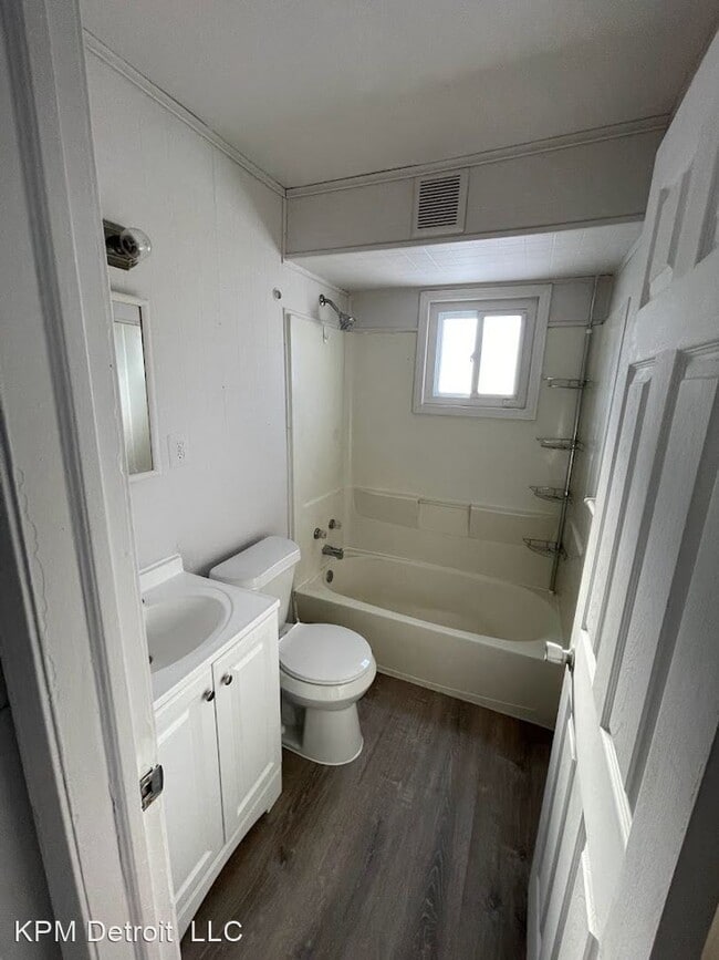 Building Photo - 2 br, 1 bath House - 26063 Dartmouth
