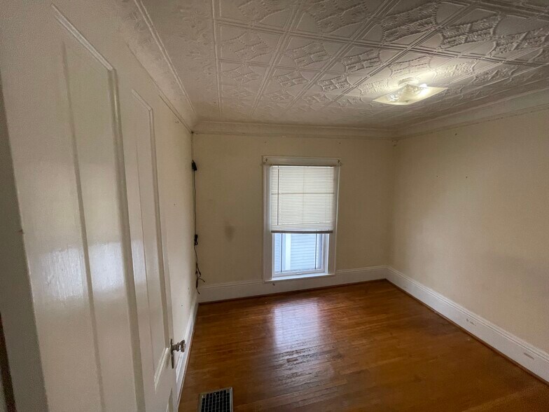 Building Photo - 411 W Sullivan St