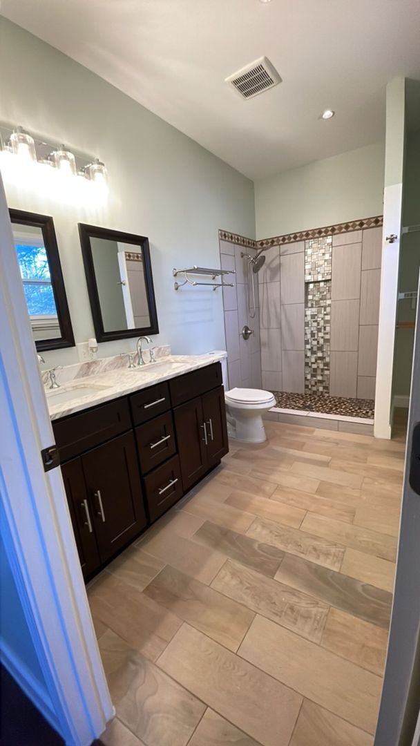 Building Photo - Rare Opportunity on nearly 3 acres!