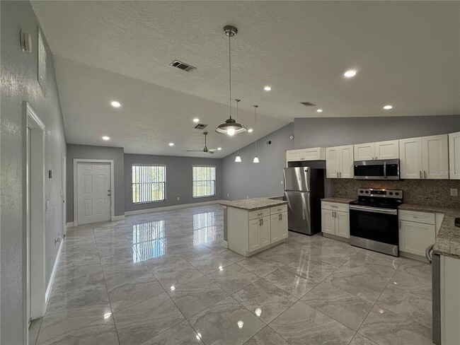 Building Photo - 3239 Cottonwood Ct