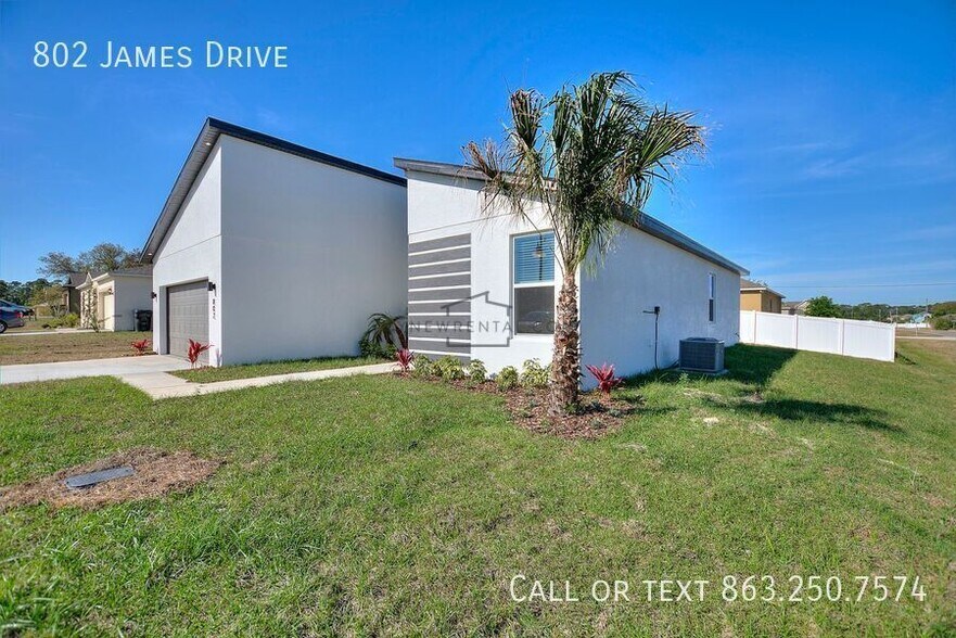 Building Photo - 802 James Dr