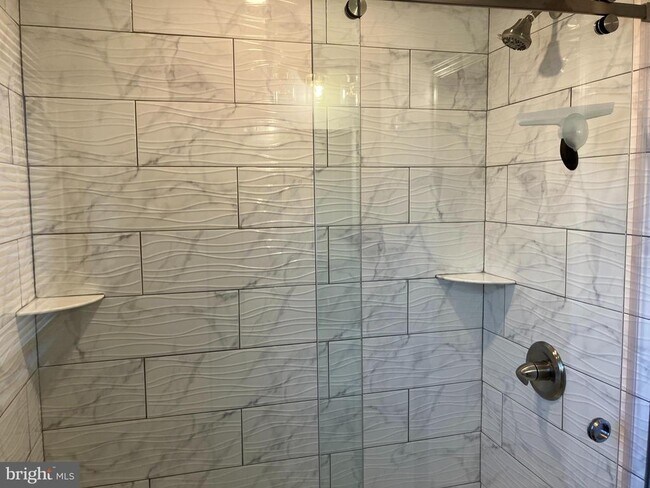 Building Photo - 2626 Belmont Ave