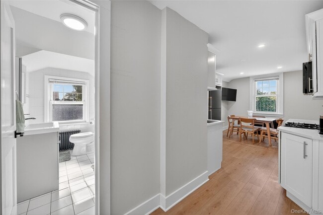 Building Photo - 44 Madeleine Ave