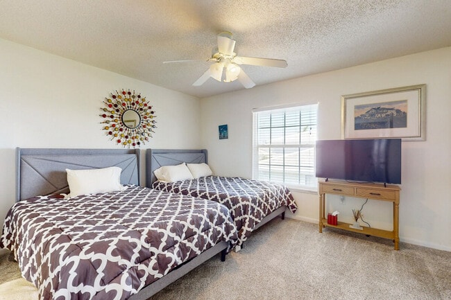 Building Photo - 65 Marco Villas E