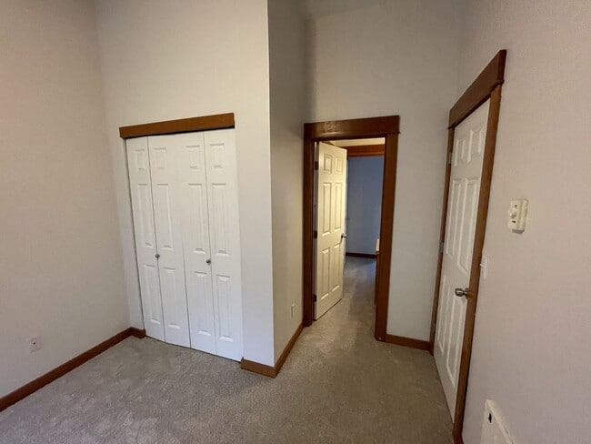 Building Photo - Wedgwood Townhome