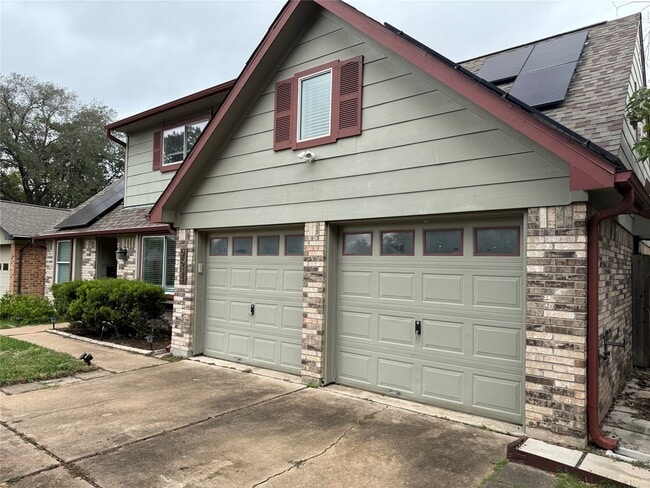 Building Photo - 9634 Rockhurst Dr