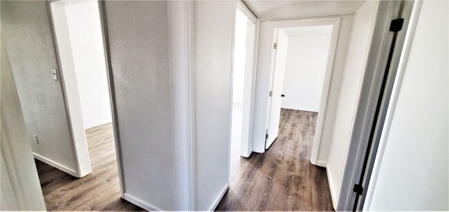 Building Photo - 4 bedrooms and 2 full baths.