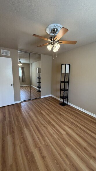 Building Photo - 9227 Spring Dawn St