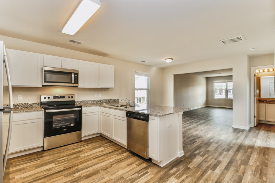 Building Photo - 4 Palmetto Breeze Cir