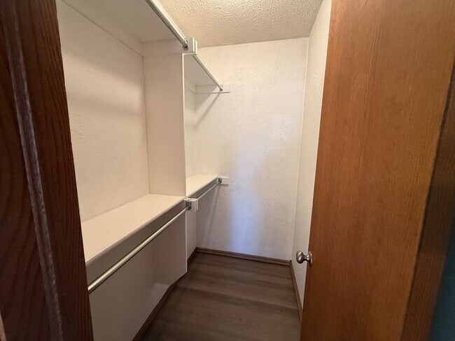 Building Photo - 1940 Ives Way Ln