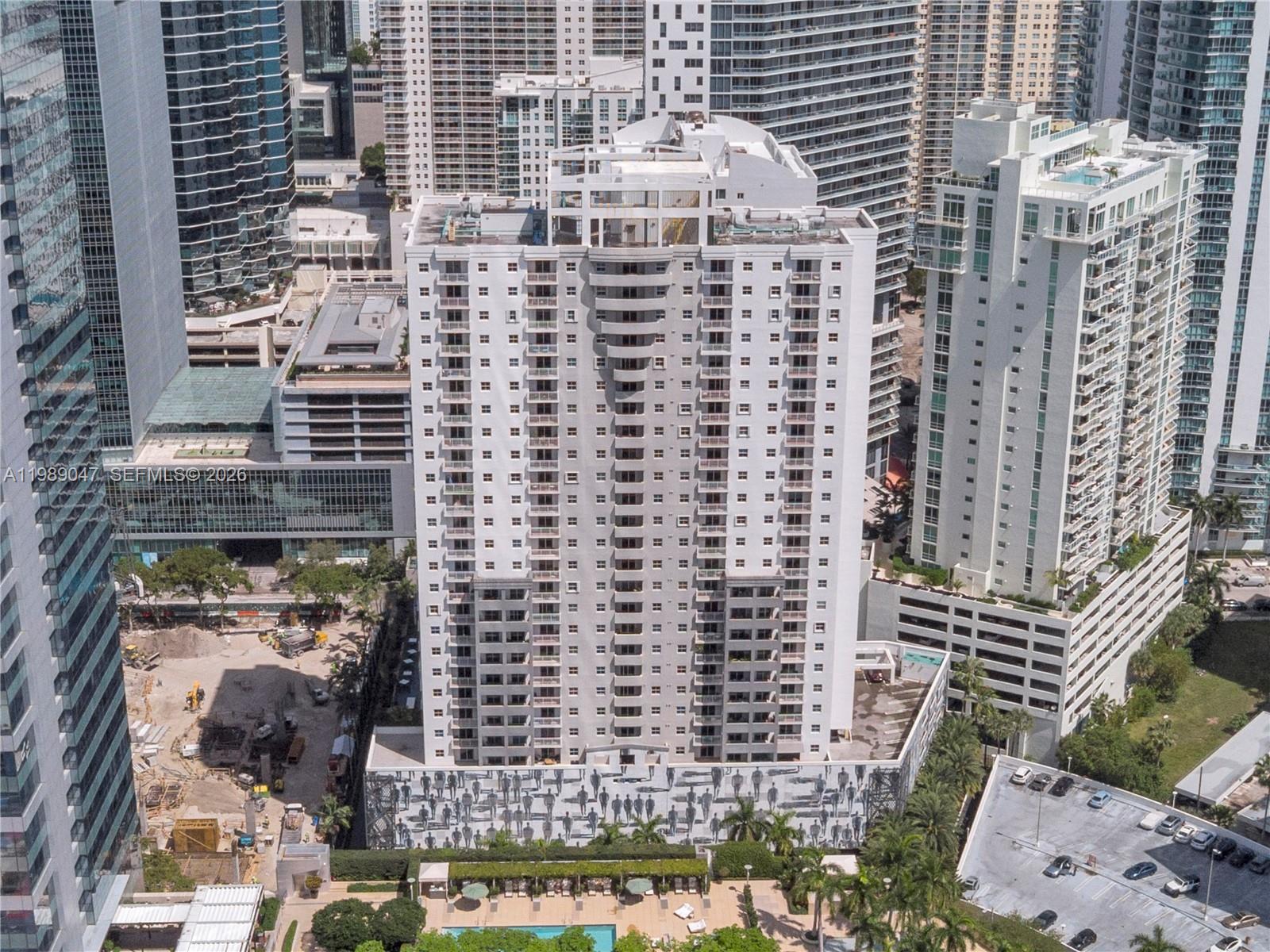 Building Photo - 185 SE 14th Ter