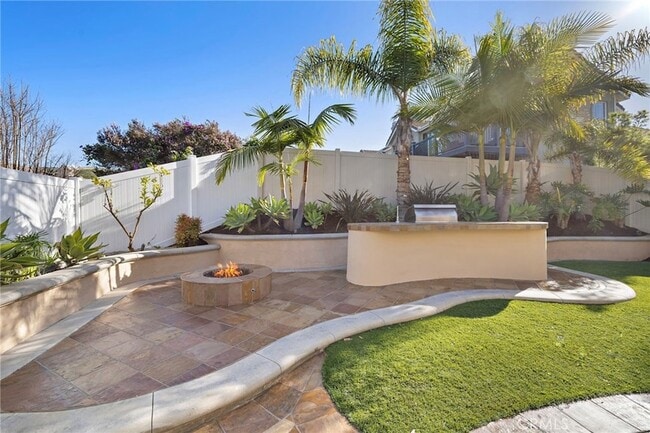 Building Photo - 5725 Calle Polvorosa