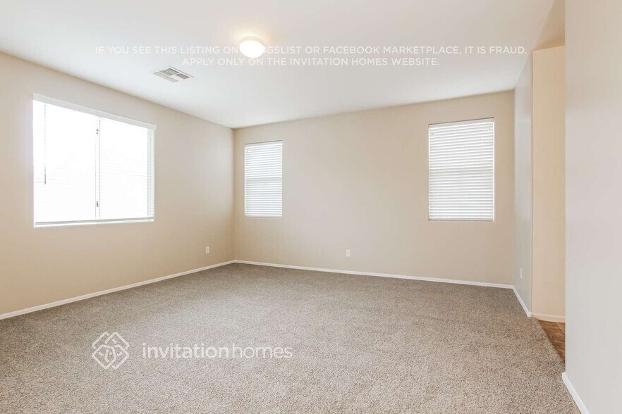 Building Photo - 4825 W Ellis St