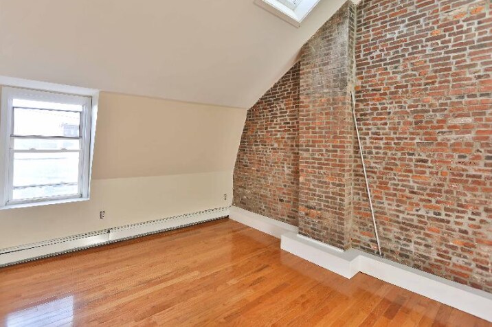 Building Photo - 82 Bremen St