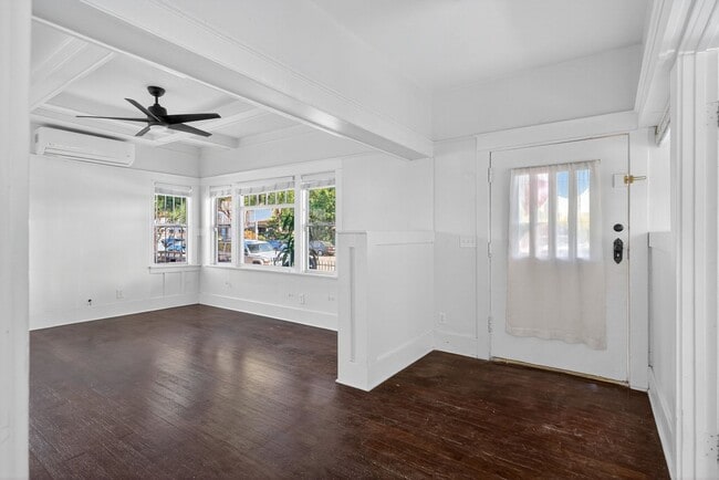 Building Photo - 521 Olive Ave