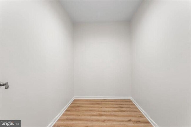 Building Photo - 2807 Falling Brook Terrace