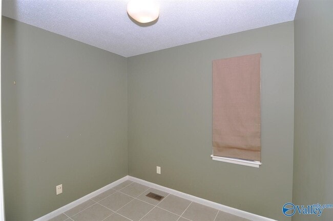 Building Photo - 9405 Hartwick Cir SE