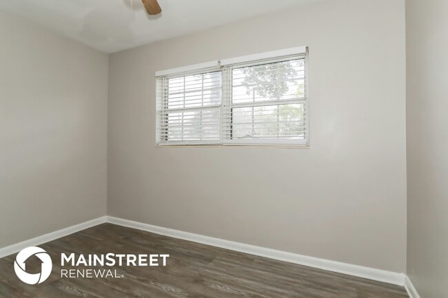 Building Photo - 3114 Hampton Ave E