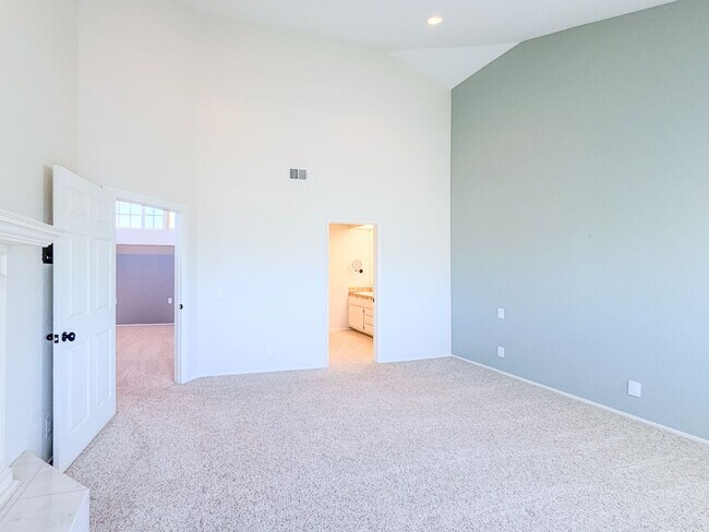 Building Photo - 2511 Monaco Dr