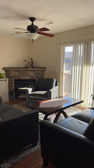 Building Photo - 10161 Sutton Dr