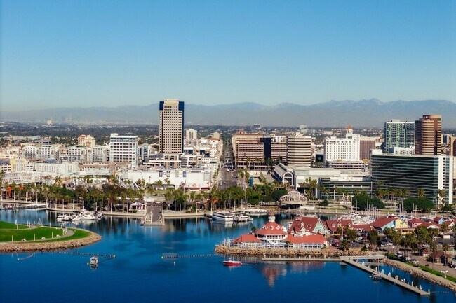 Building Photo - 35-35 Kennebec Ave