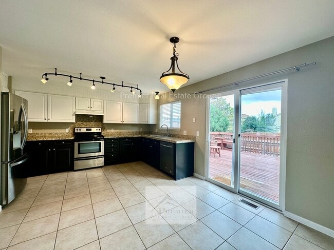 Building Photo - 4394 Gunbarrel Dr