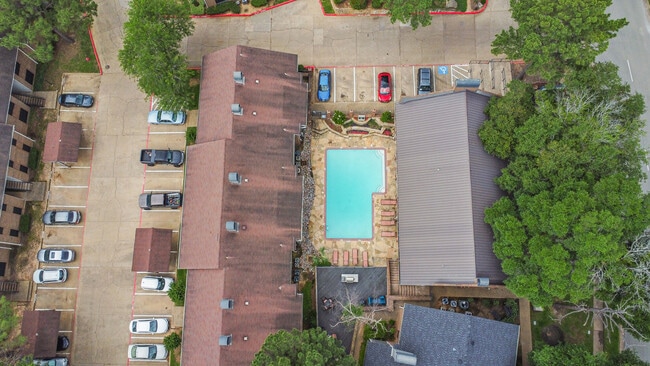 Building Photo - The Woodlands
