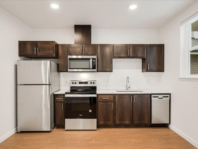 Interior Photo - Fremont 50