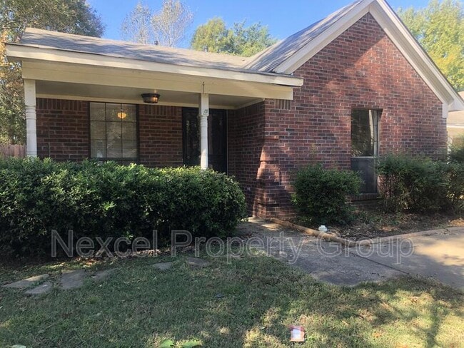 Building Photo - 6813 Maury Dr