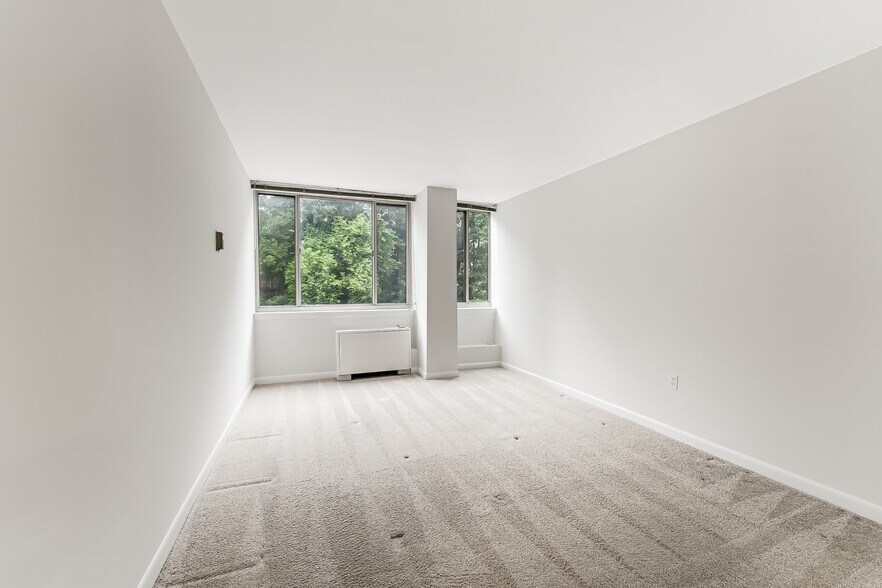 Building Photo - 5565 Columbia Pike