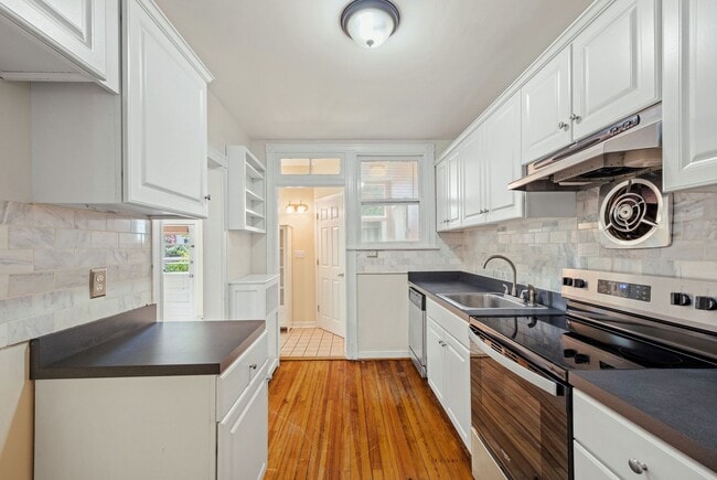 Building Photo - 3 Bedroom Home off of Patterson Ave **Avai...