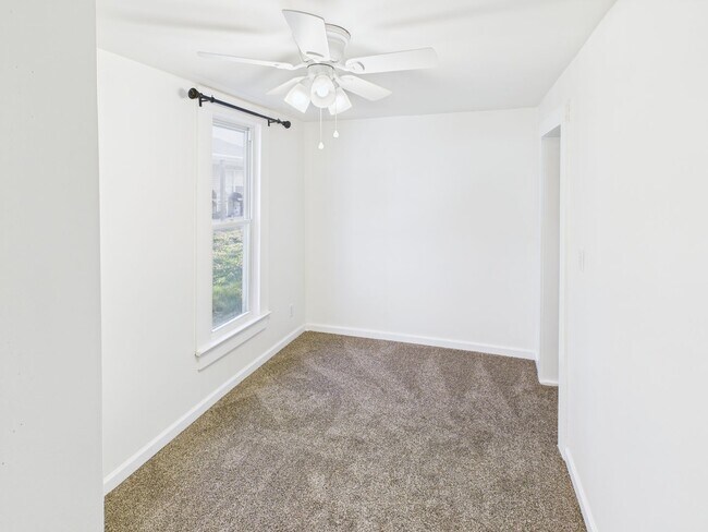 Building Photo - 309 W South St